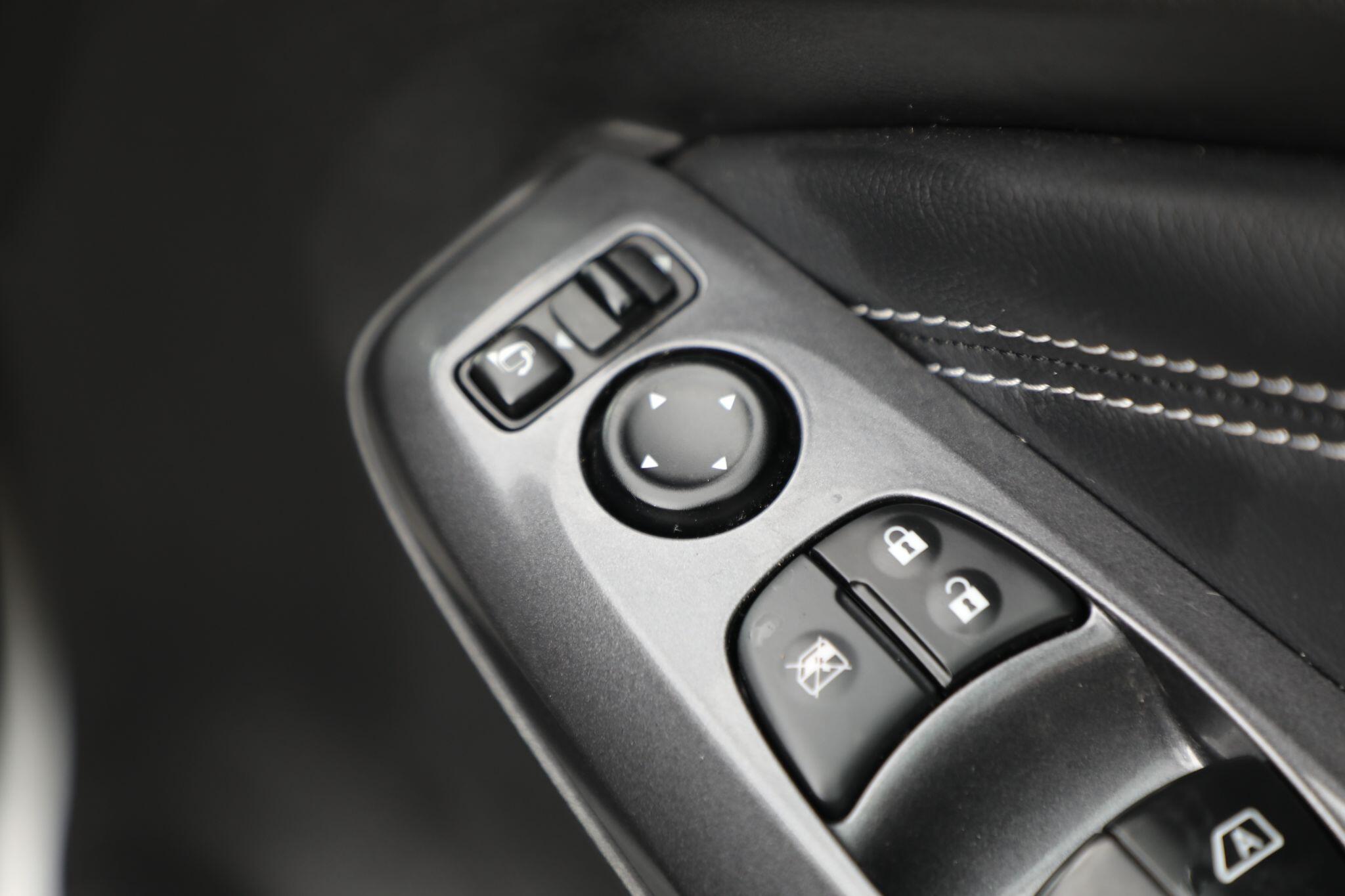 Large vehicle image